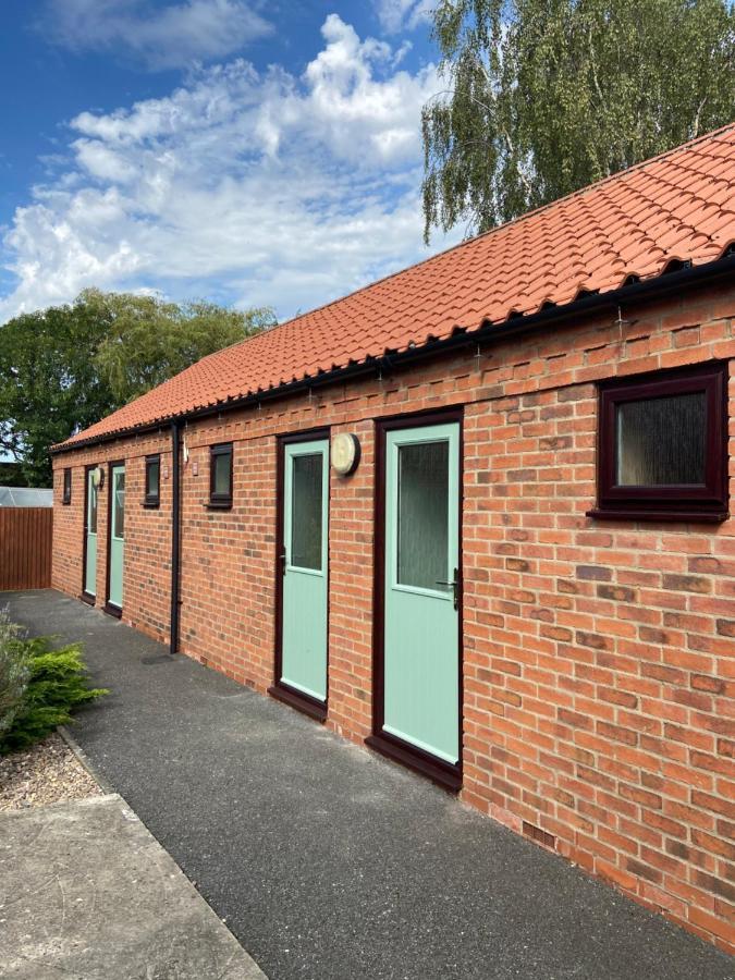 Willow Tree Cottages Newark-on-Trent  Екстер'єр фото
